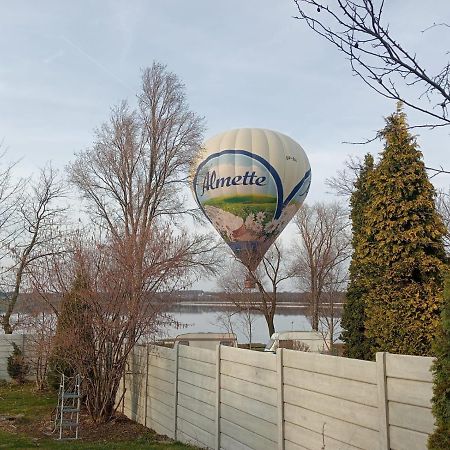 Dom Z Ogrodem Villa Laka  Kültér fotó