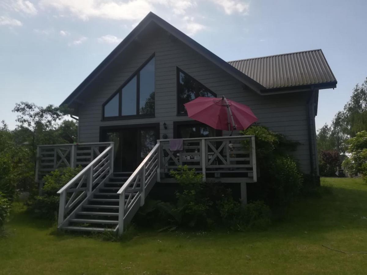 Dom Z Ogrodem Villa Laka  Kültér fotó