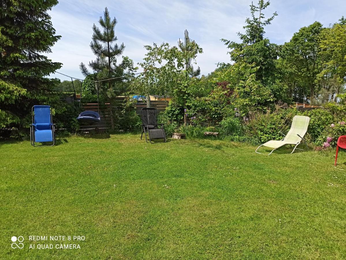 Dom Z Ogrodem Villa Laka  Kültér fotó
