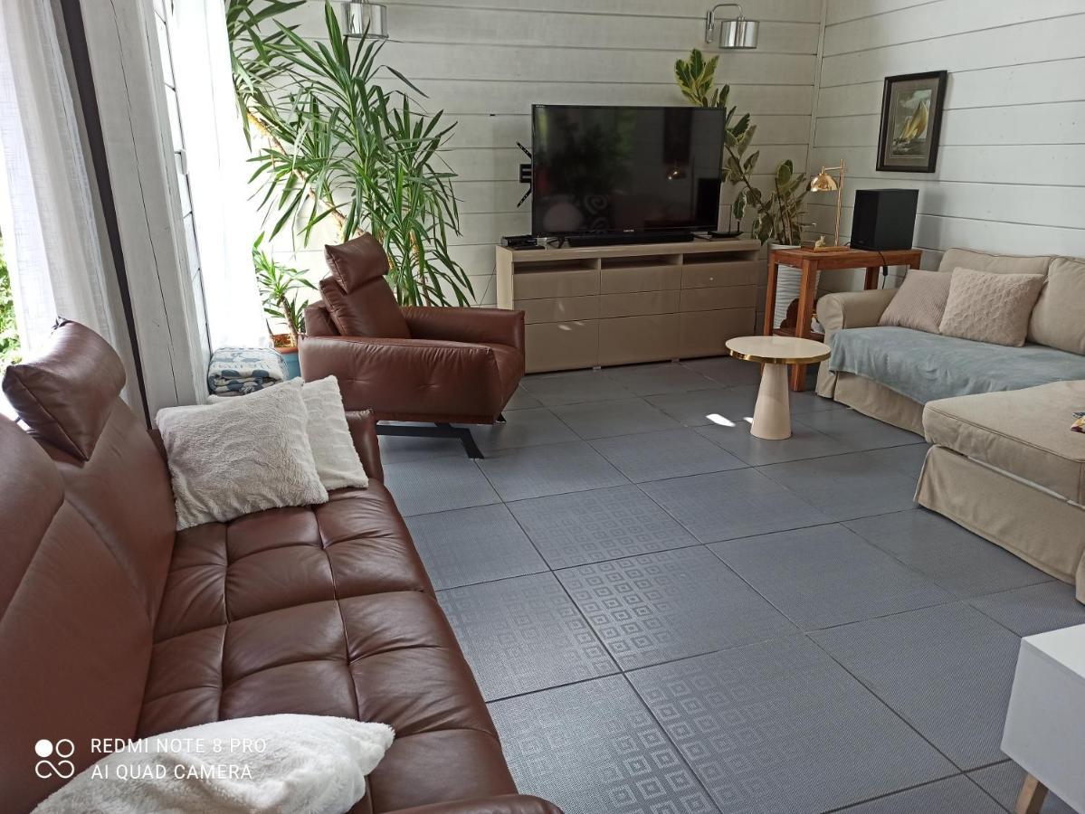 Dom Z Ogrodem Villa Laka  Kültér fotó